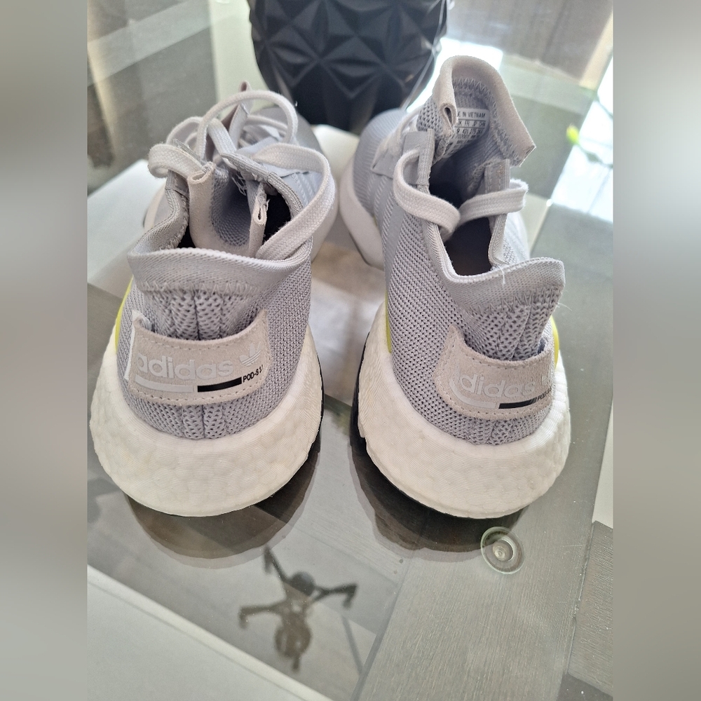 ADIDAS P.O.D.S3.1 athletic or casual stylelist sneakers!🔥 Sz9.5- *UNISEX*-🤗 - Picture 4 of 8